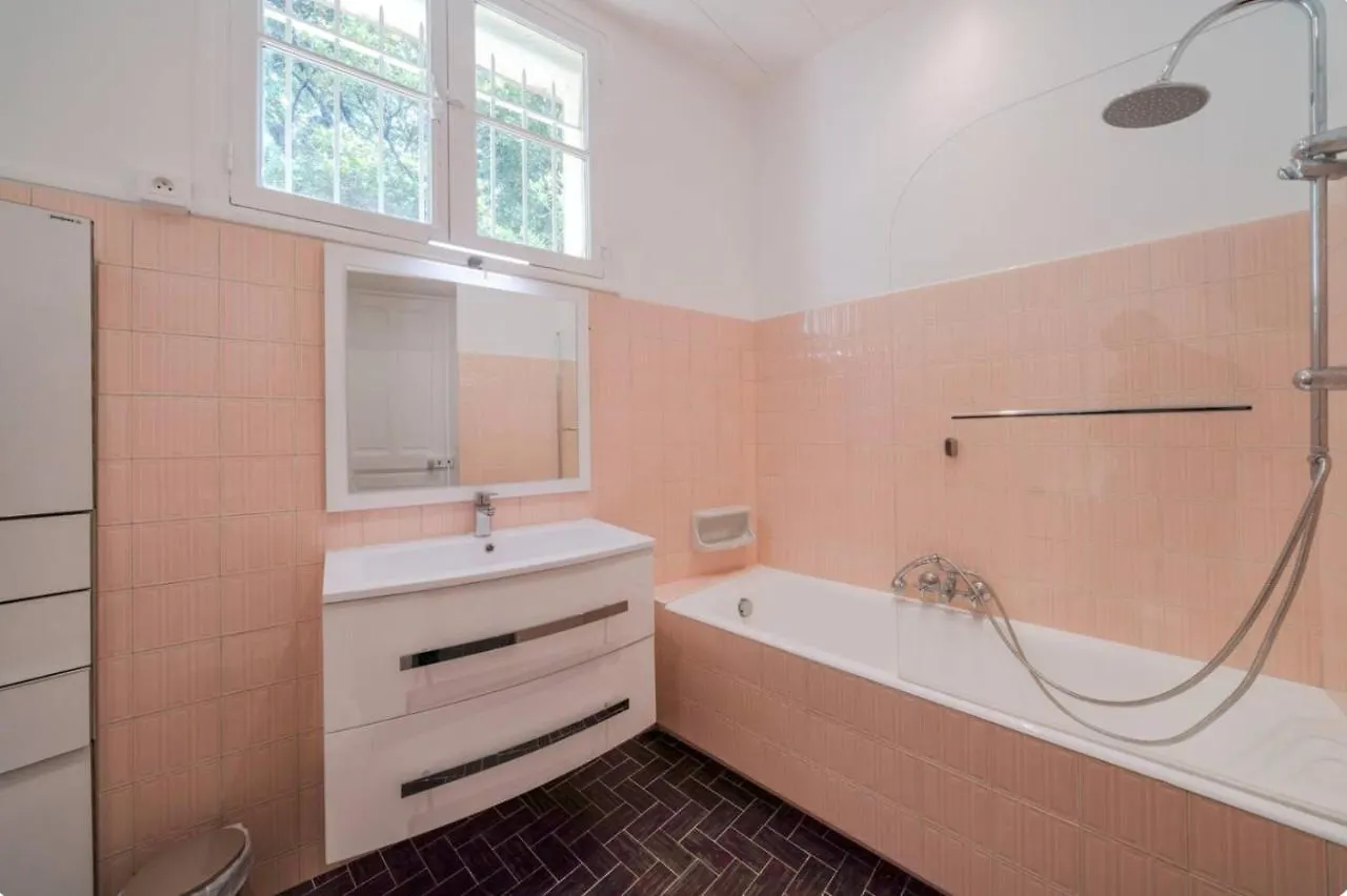 Villa les néfliers à Cannes Hébergement de vacances